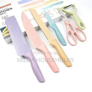 Macaroon Colourful Straw Six Piece Knife Set.