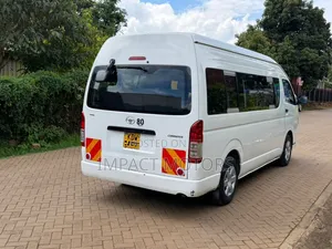 Toyota HiAce 2018 White