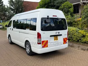 Toyota HiAce 2018 White