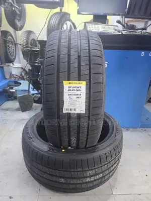 245/40r19 Dunlop Tire
