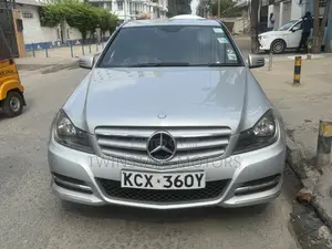 Mercedes-Benz C200 2012 Silver
