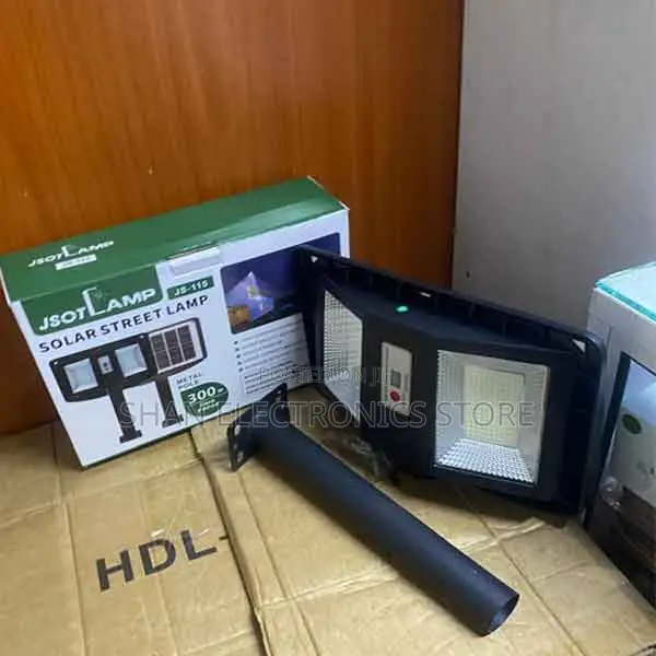 High Power Solar Panel 300w Super Bright Cclamp Cl-115-Affordably