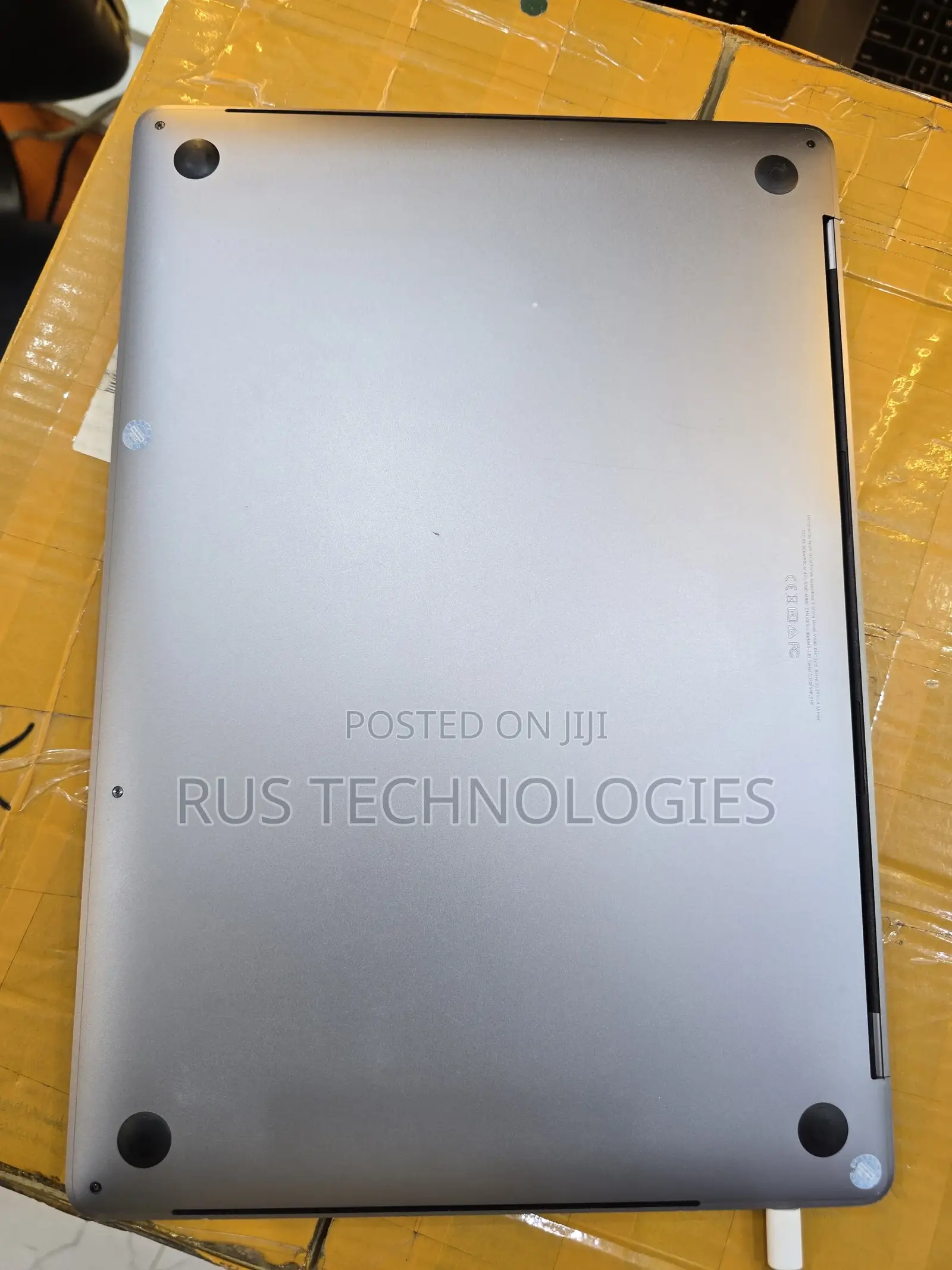 Laptop Apple MacBook Pro 2018 32GB Intel Core i9 SSD 1T
