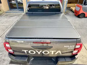 Vehhard Tri Fold Tonneau Cover for Toyota Hilux Double Cabin