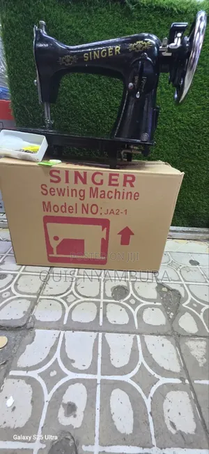 Singer Sewing Machine/ Commercial Sewing Machine Singer
