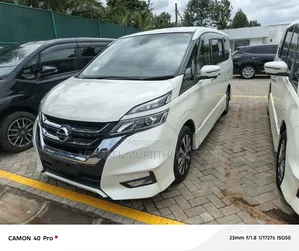 Nissan Serena 2018 White