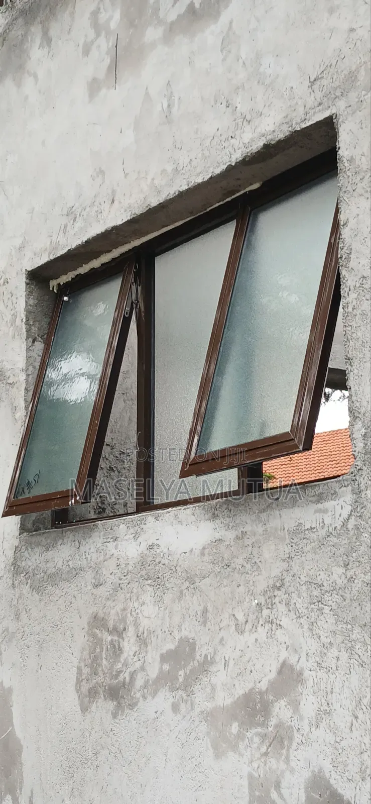 Projecting Alluminium