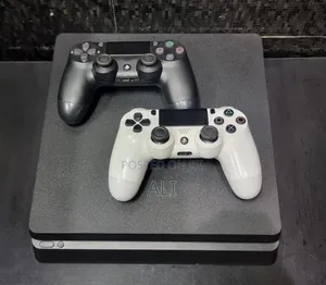 Chipped Ps4 Slim With 8 Games