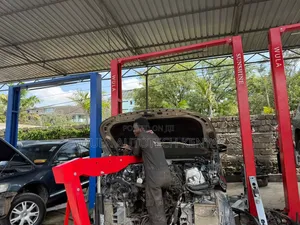 Heavy Duty High Quality Vehicle Two Post Lift With All Accessories