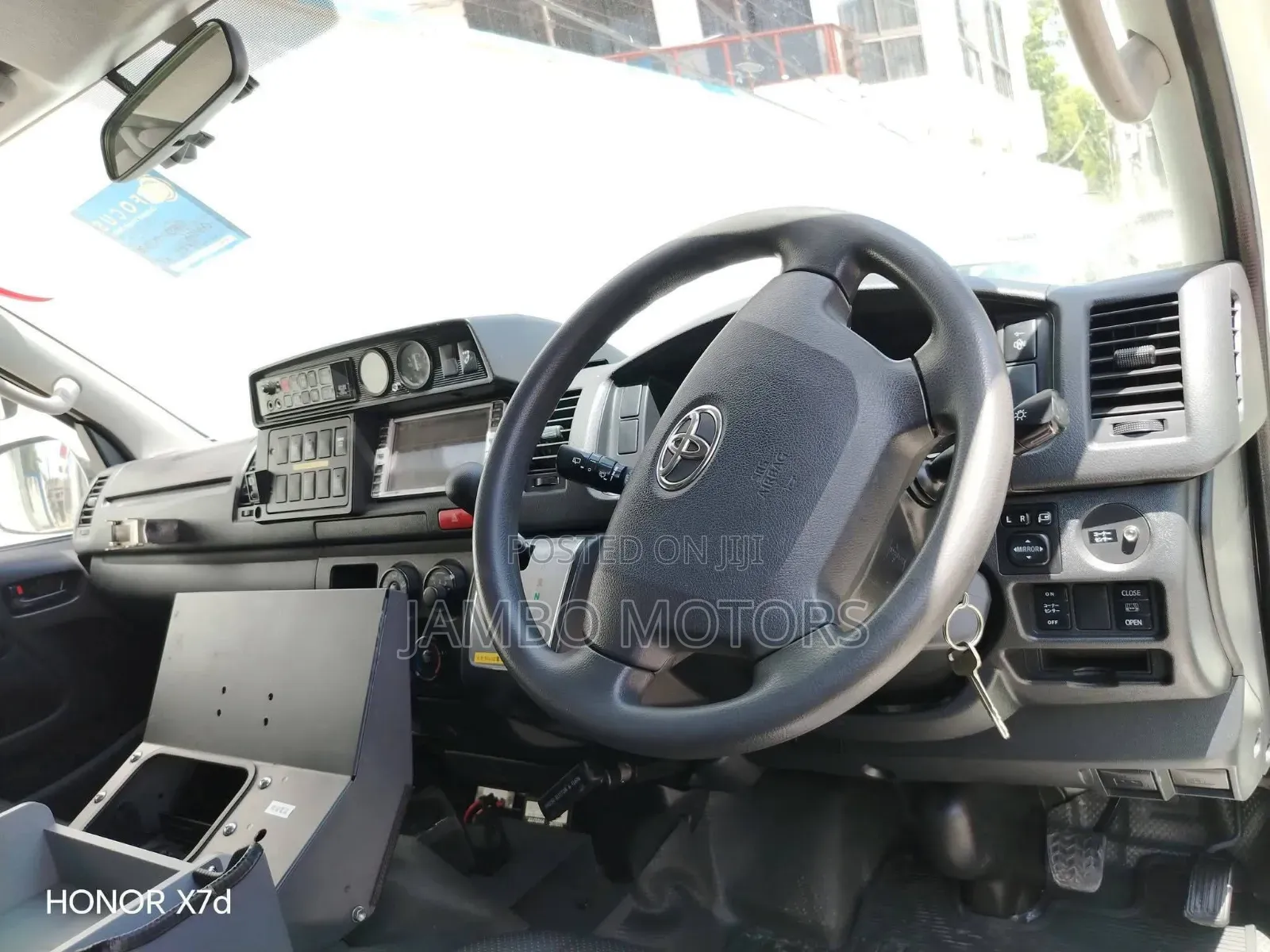Toyota HiAce 2020 White