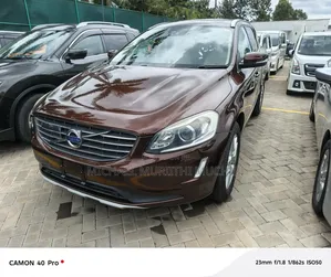 Volvo XC60 2018 Brown