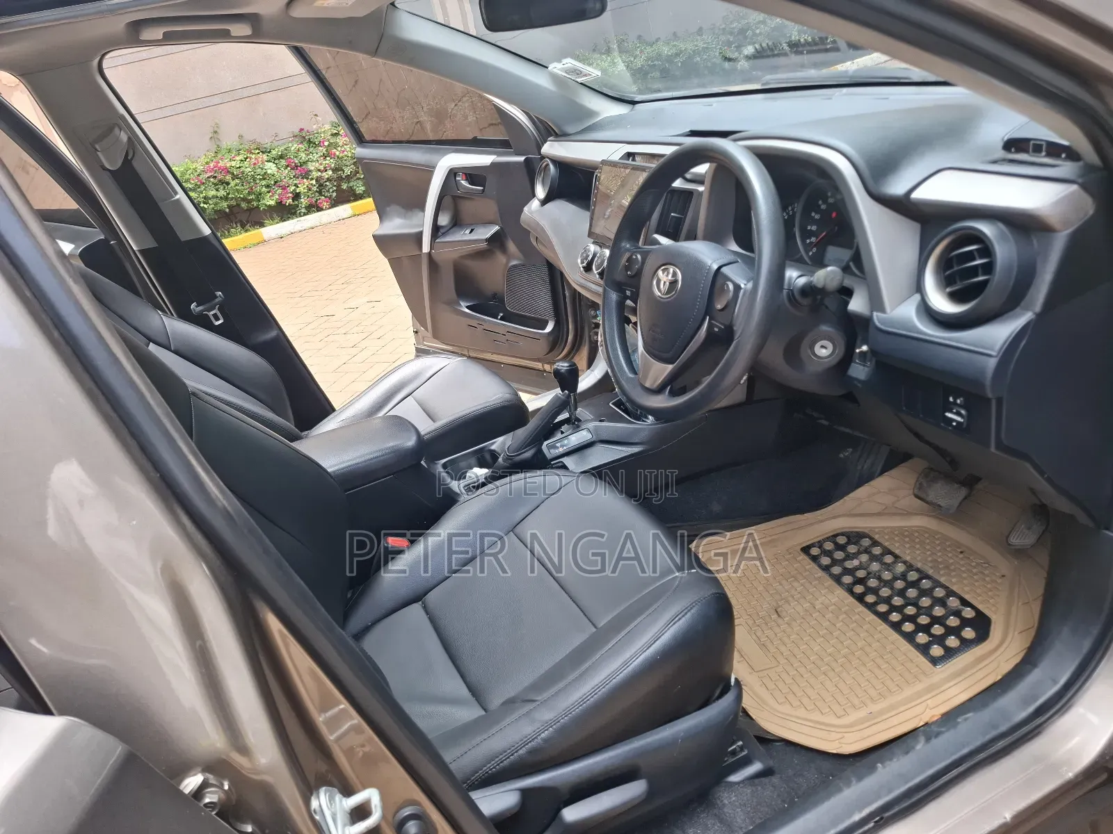 Toyota RAV4 2017 Gray