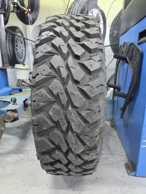 235/75r15 Maxxis Bighorn M/T Tire