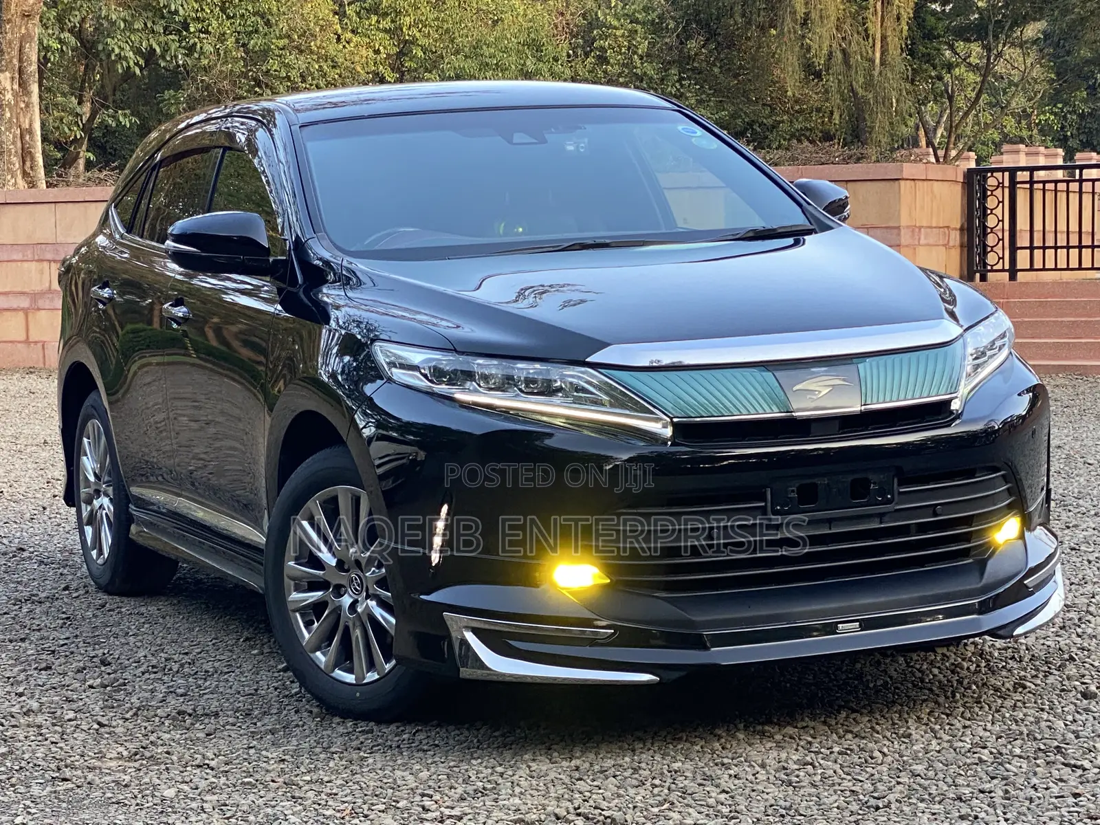 Toyota Harrier 2.0 2020 Black