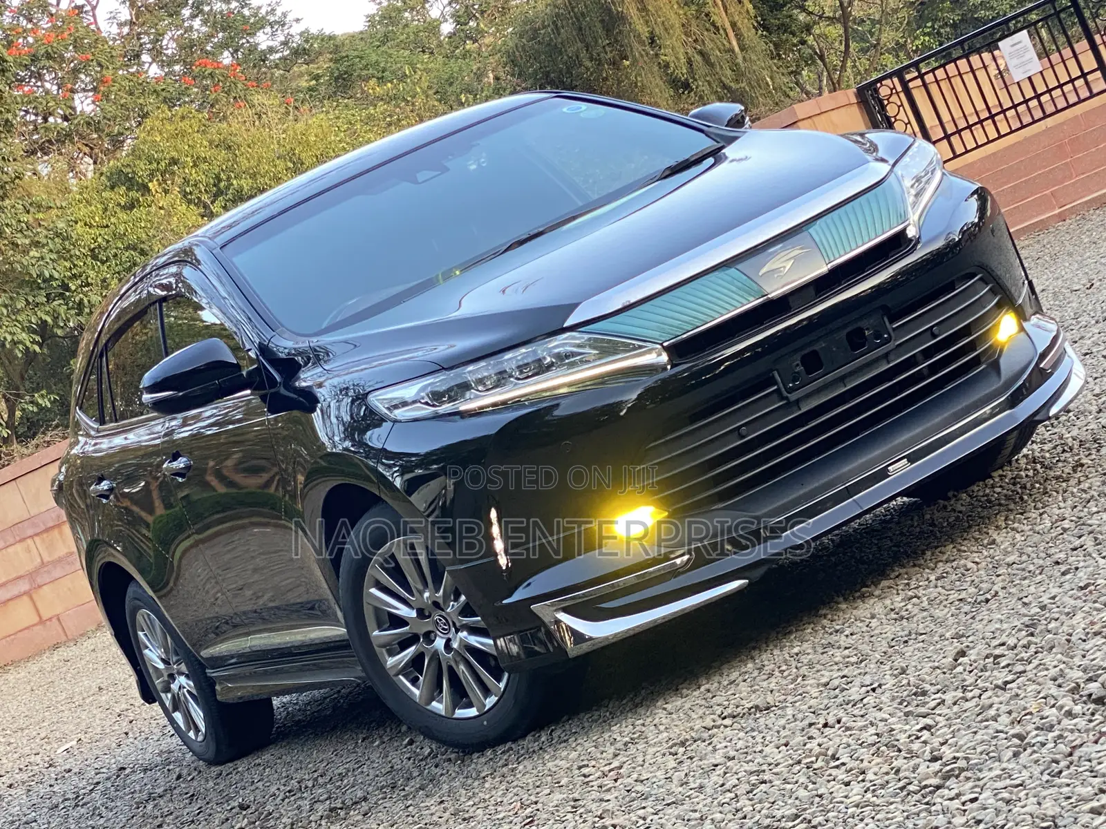 Toyota Harrier 2.0 2020 Black