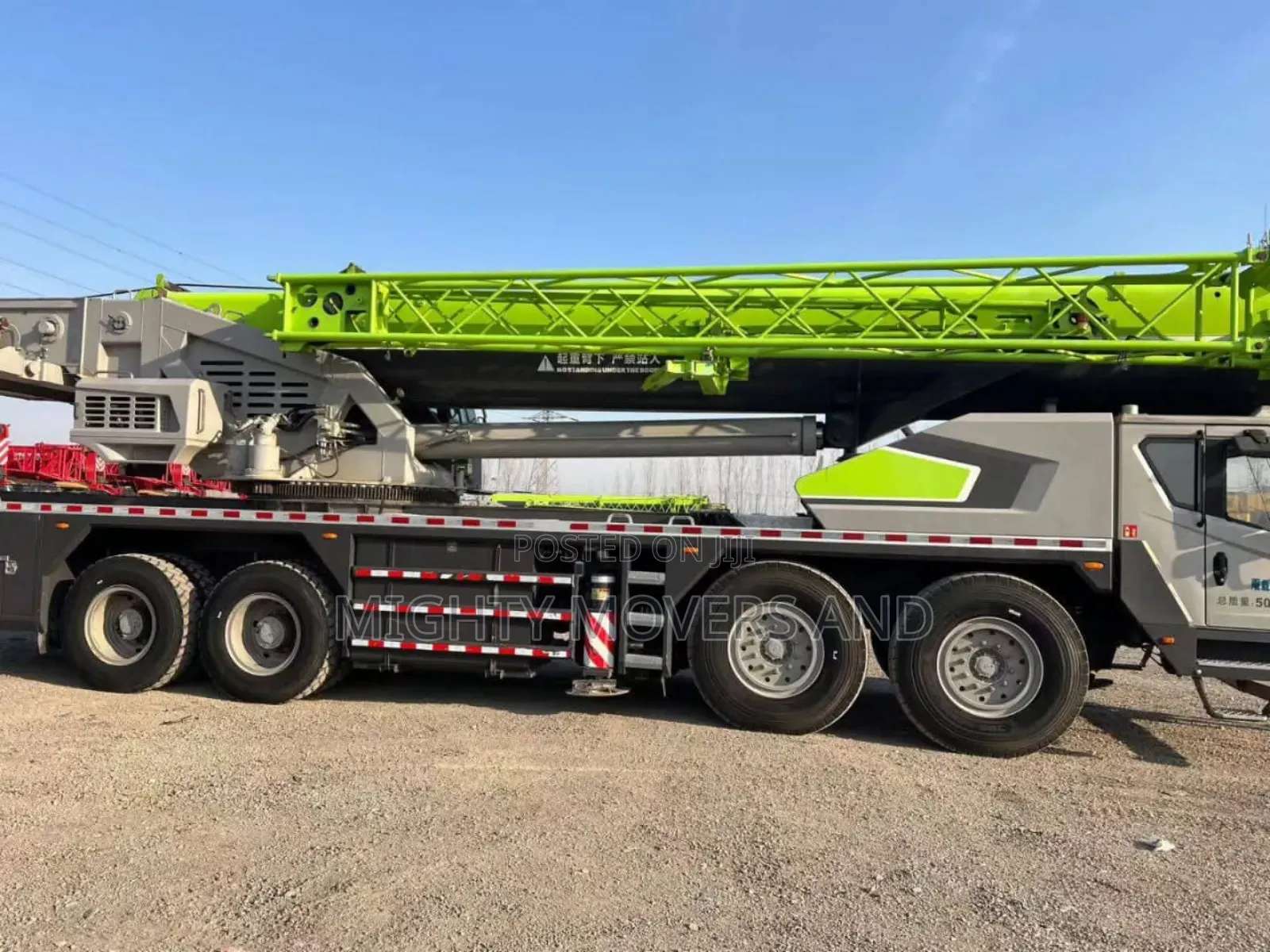Transit Cranes for Goods Lifting Are Available