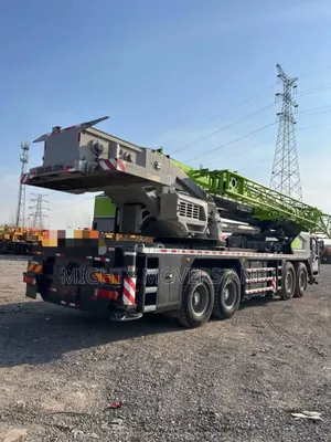 Transit Cranes for Goods Lifting Are Available
