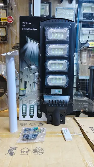 *400w Solar Street Light + Pole Floodlights
