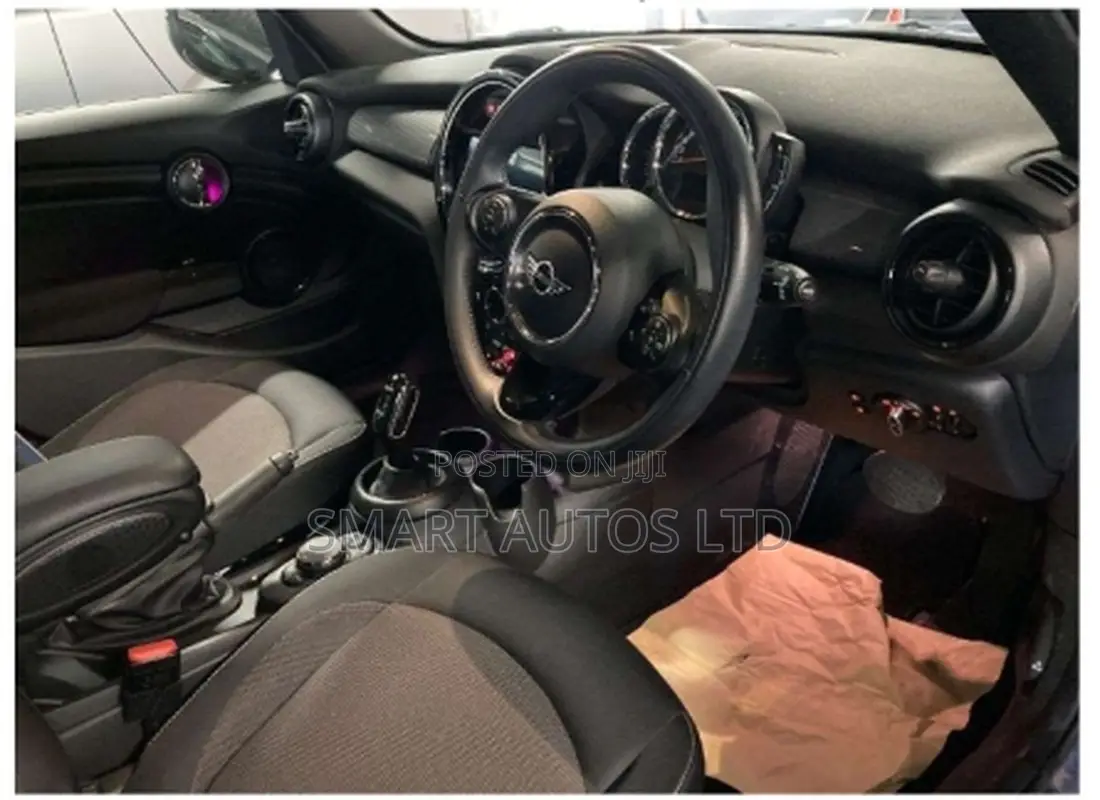 Mini Cooper 2019 Blue