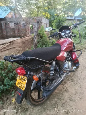 TVS HLX 125 2025 Red