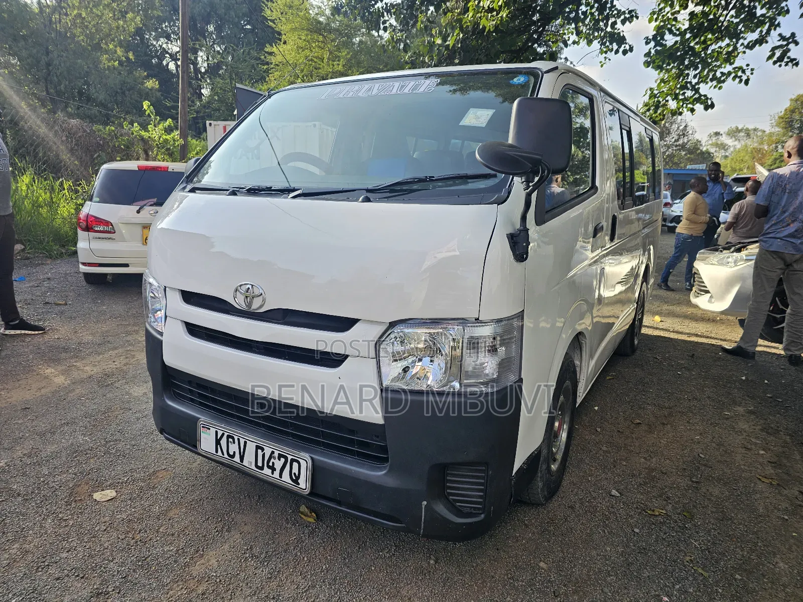 Toyota HiAce 2013 White