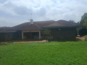 5bdrm Bungalow in Runda for rent