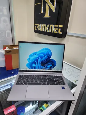 Laptop HP ZBook Firefly 16 G10 16GB Intel Core i7 SSD 3T
