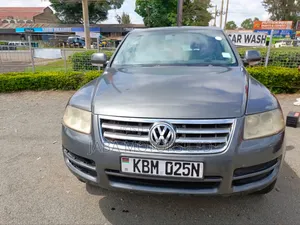 Volkswagen Touareg 2004 Gray