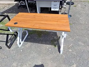 High-Quality Metal Office Desk – Modern Finish