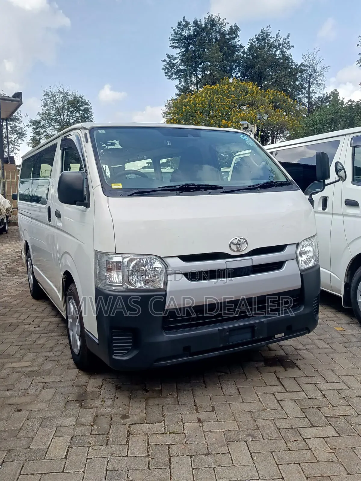 Toyota HiAce 2019 White