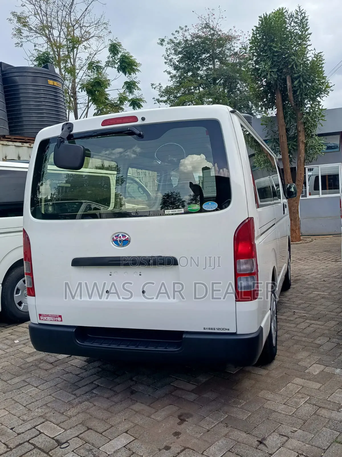 Toyota HiAce 2019 White