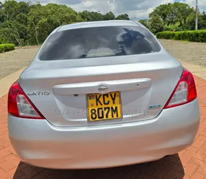 Nissan Latio 1.2 2013 Silver