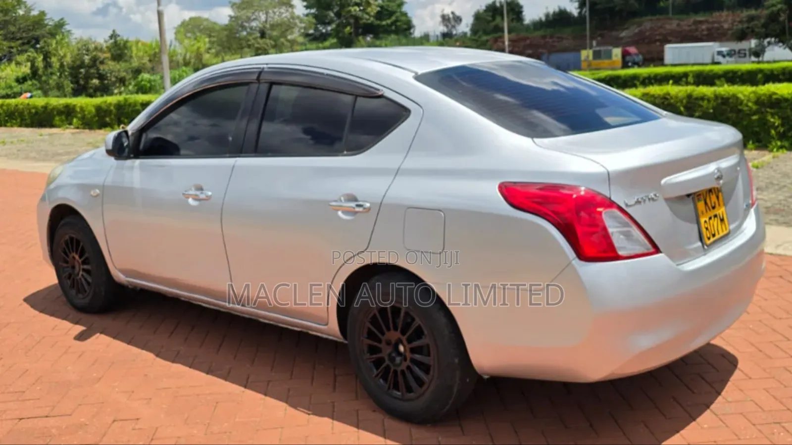 Nissan Latio 1.2 2013 Silver