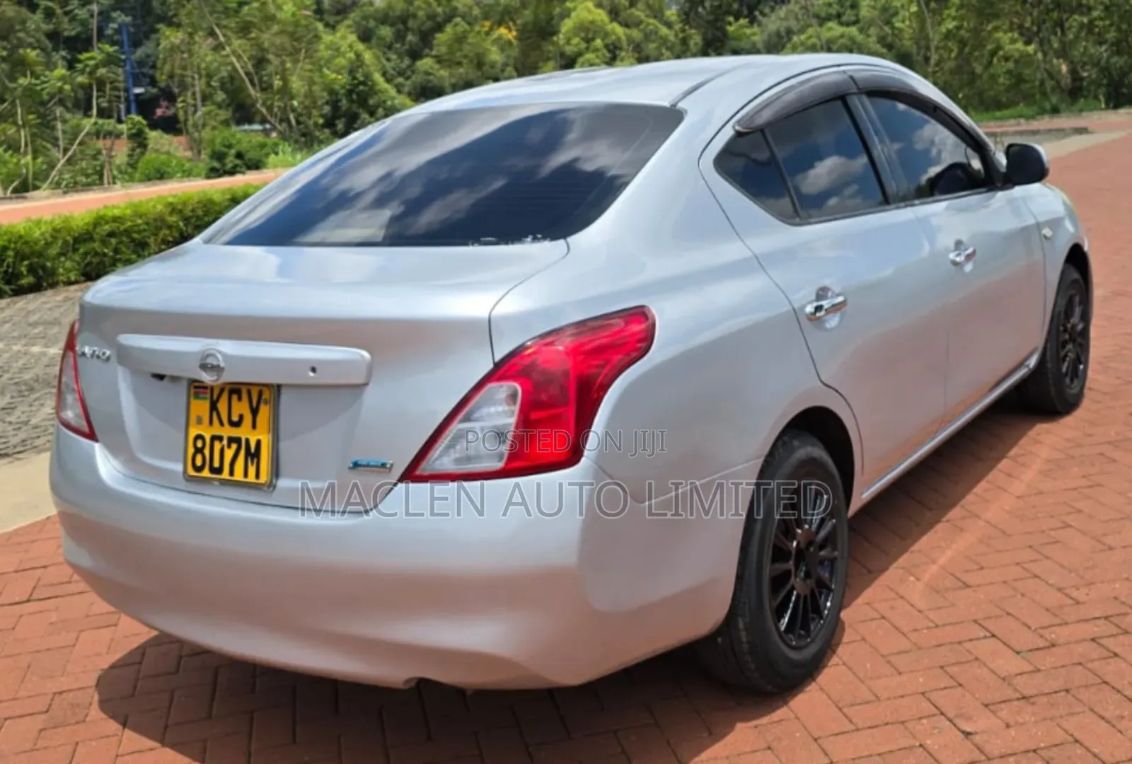 Nissan Latio 1.2 2013 Silver