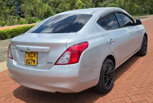 Nissan Latio 1.2 2013 Silver