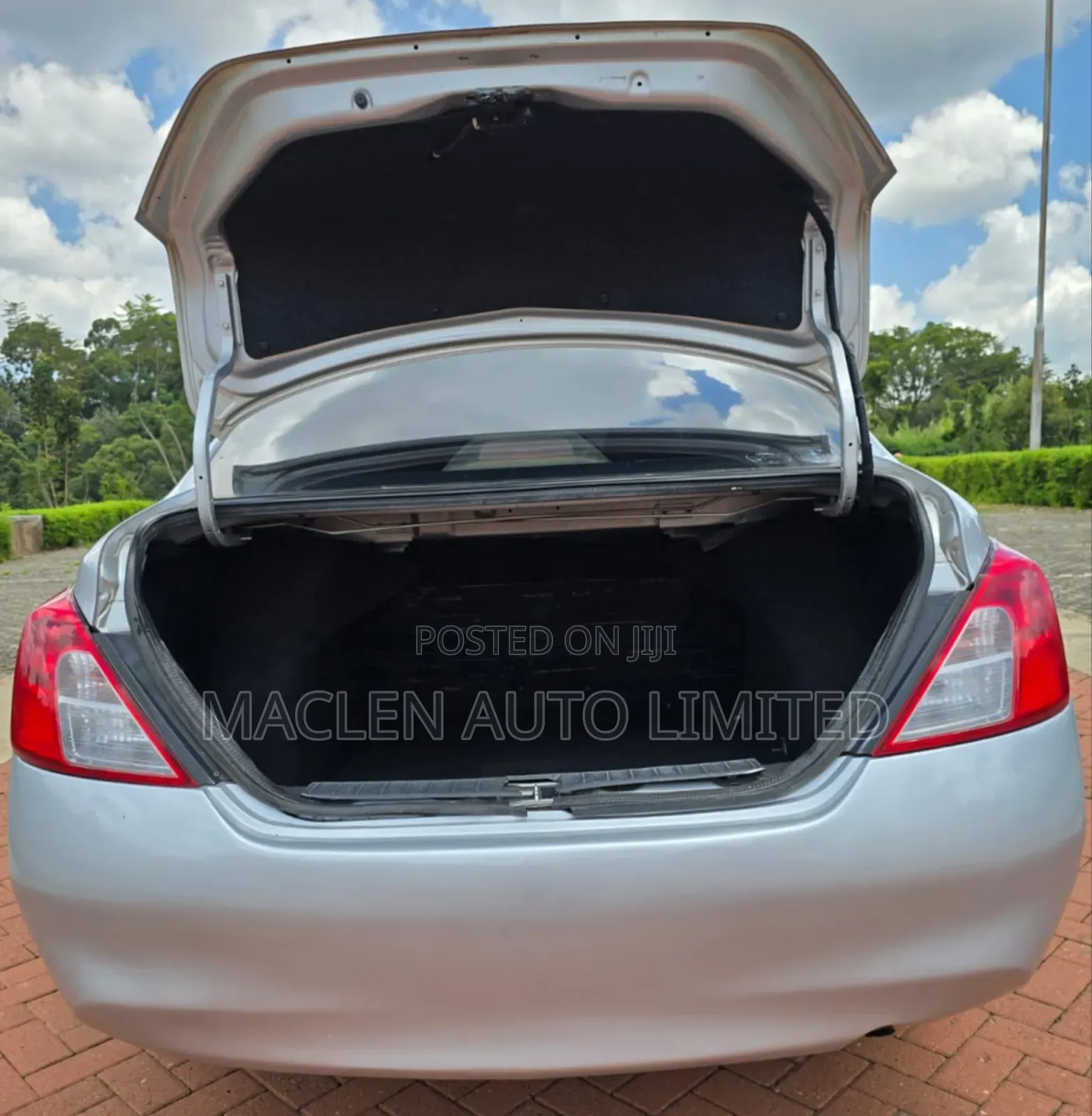Nissan Latio 1.2 2013 Silver