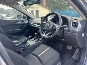 Mazda Axela 2018 Silver