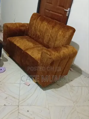 2 Seater Sofs