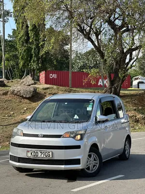 Toyota Spade 2015 Blue