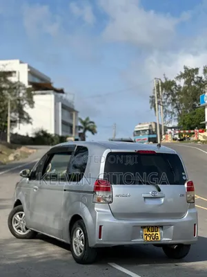 Toyota Spade 2015 Blue