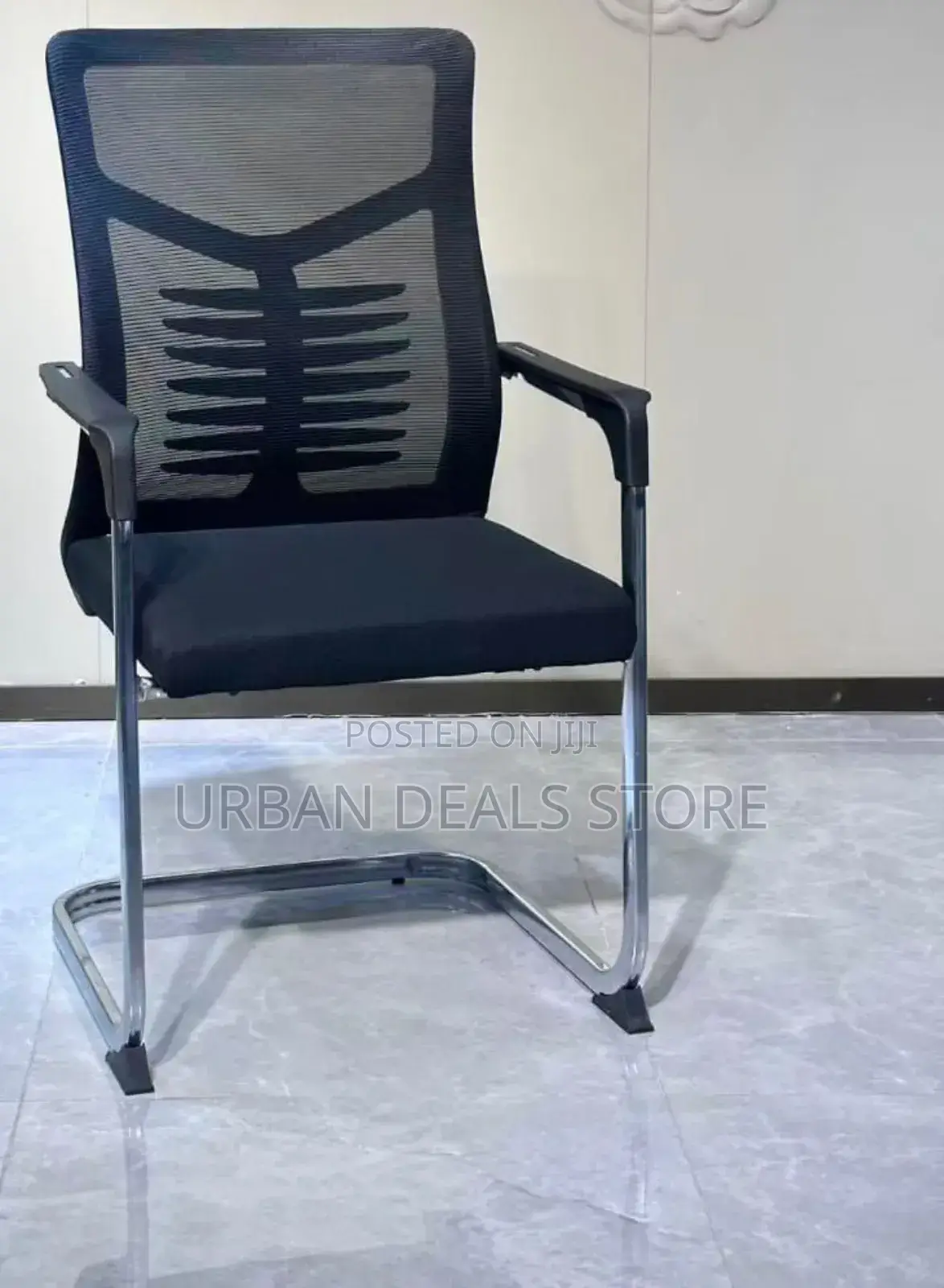 Executive Secretarial Office Chair With Strong Base