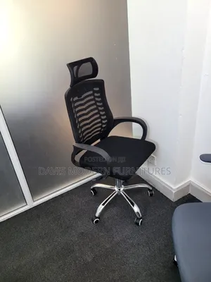 Black Headrest Office Chair