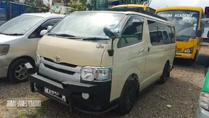 Toyota HiAce 2016 Beige