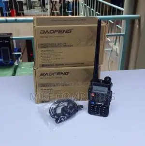 Uv-5r Two-Way Radio With Fm Led Flashlight
