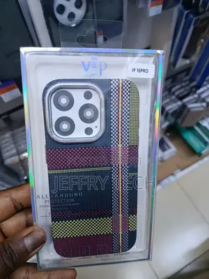 Loham iPhone 16 Pro Carbon Fiber Slim Lightweight Magsafe Case