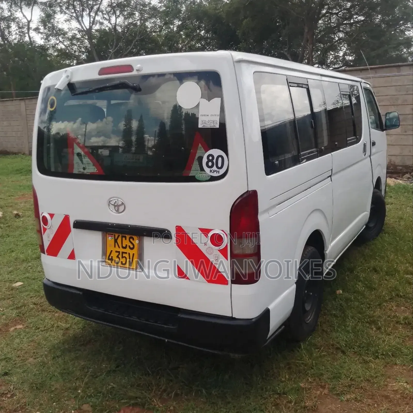 Toyota HiAce 2011 White