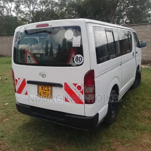 Toyota HiAce 2011 White