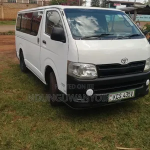 Toyota HiAce 2011 White