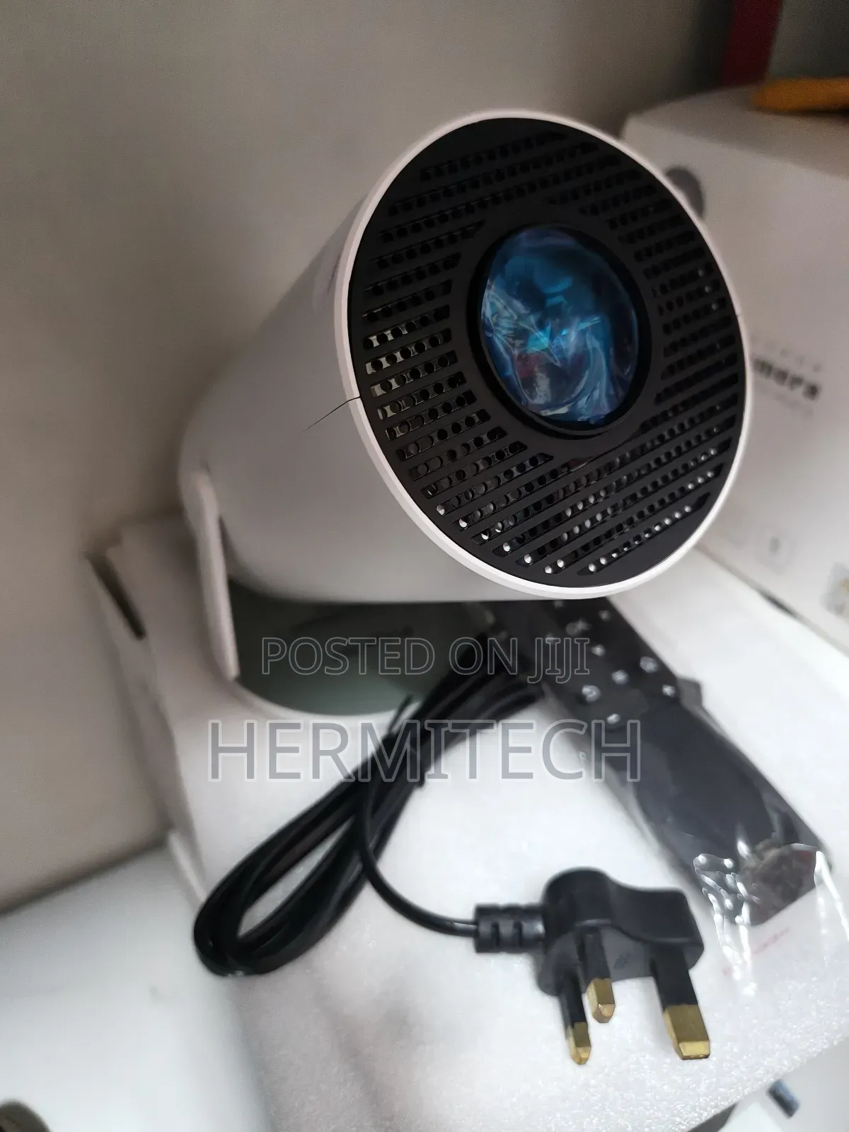 180 Degree Rotatable Projector Bluetooth 1080p Support