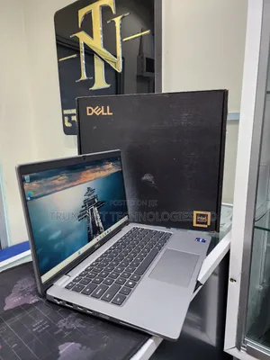 New Laptop Dell Pro 14 8GB Intel Core Ultra 5 SSD 512GB